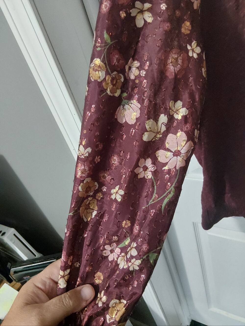Knot-Front Maroon Floral-Sleeve Long Sleeve Blouse - Picture 3 of 4